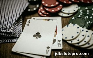 从真人桌游热潮看jdb电子游戏官网的娱乐新体验——市场趋势与理性参与指南
